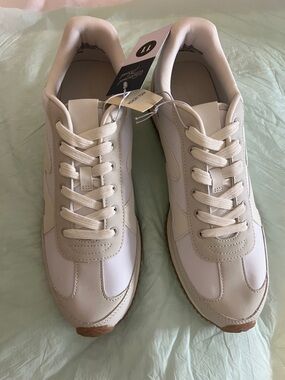 UNIVERSAL THREAD Classic Women's Neutral Casual Sneakers - Cream